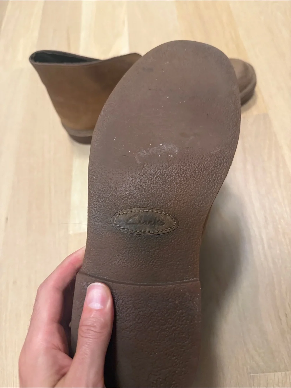 Clark’s Men's Brown Suede Chukka Boots - Classic Lace-Up Ankle Boots size 10.5